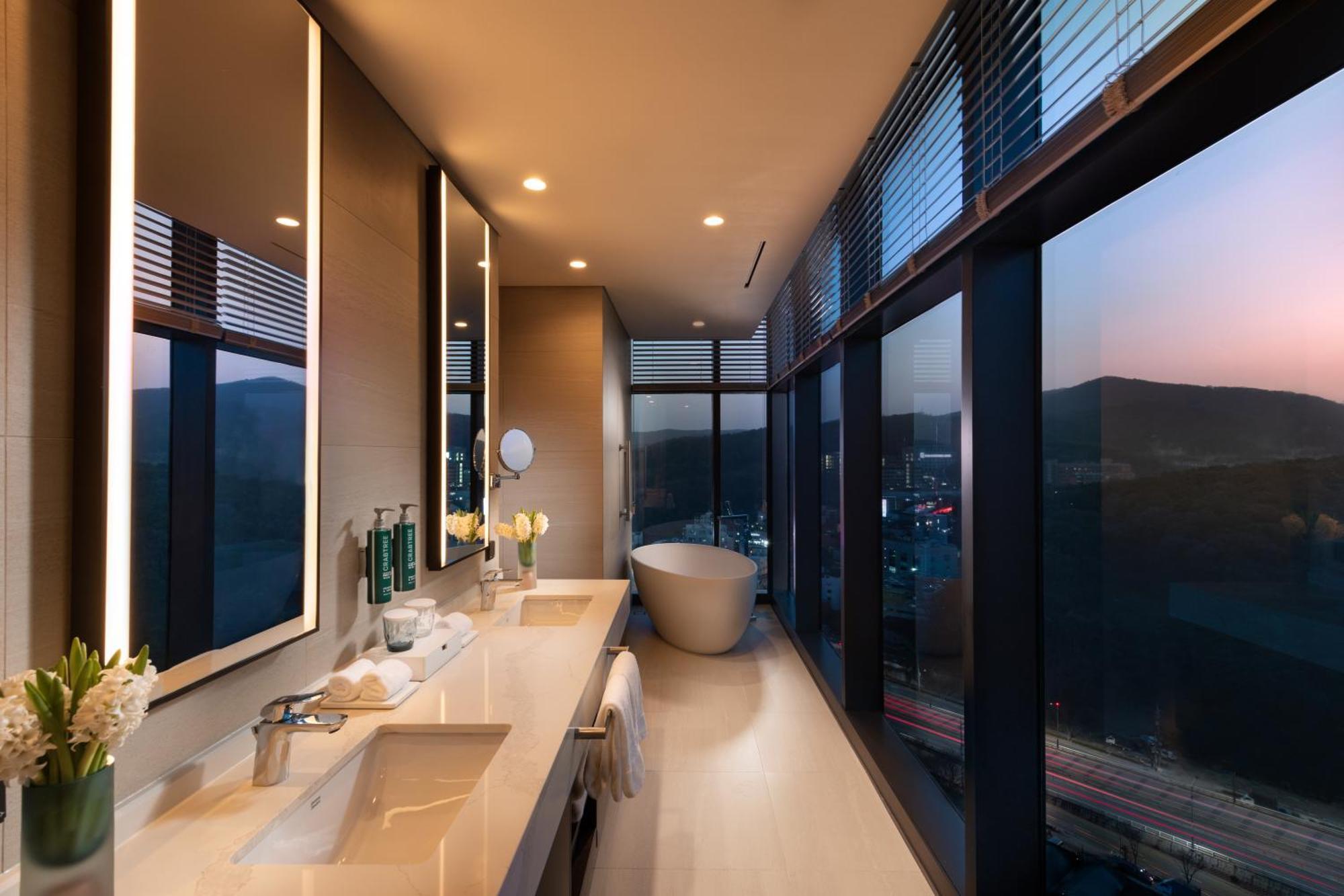 Doubletree By Hilton Seoul Pangyo Residences Seongnam Eksteriør billede